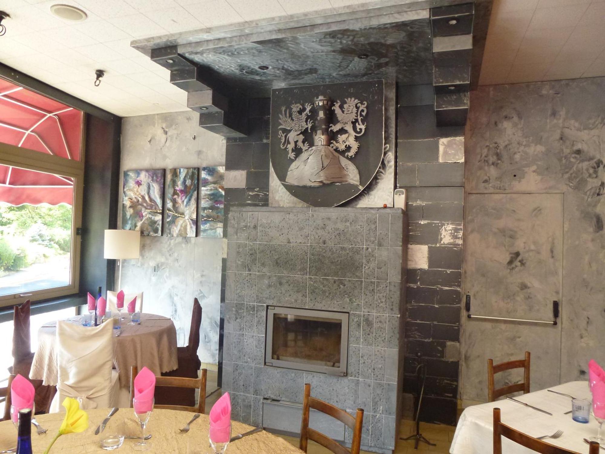 Hotel Restaurant Le Pain De Sucre Monistrol-dʼAllier Eksteriør bilde