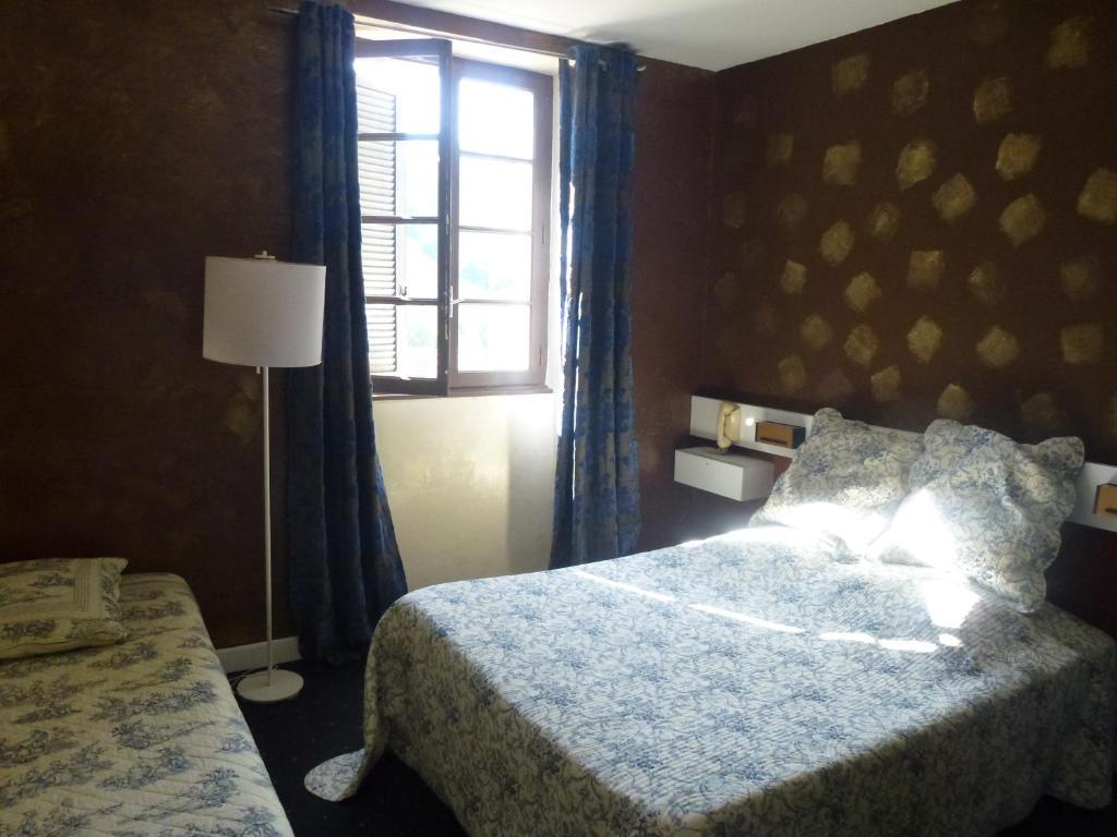 Hotel Restaurant Le Pain De Sucre Monistrol-dʼAllier Rom bilde
